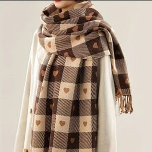 Plaid Scarf with Heart Pattern